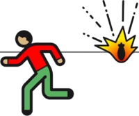Eine Granate explodiert in der Nähe einer Person. Die Person läuft vor der Explosion davon.