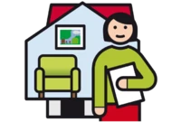 Der Umriss von einem Haus. Im Haus sieht man einen Sessel. Über dem Sessel hängt ein Bild. Vor dem Haus steht eine Person. Sie hält Papiere im linken Arm.